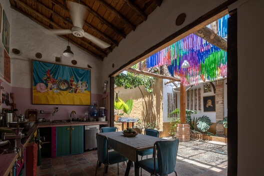 El 22 Taller House – Socorro / Yemail Arquitectura El 22 Taller House – Socorro / Yemail Arquitectura - Interior Photography, Dining room, Wood, Chair
