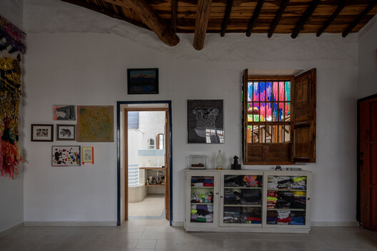 El 22 Taller House – Socorro / Yemail Arquitectura El 22 Taller House – Socorro / Yemail Arquitectura - Interior Photography, Lighting, Chair