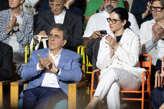 Go East: What Tirana's Bread & Heart Festival Reveals About Architecture and Landscape Go East: What Tirana's Bread & Heart Festival Reveals About Architecture and Landscape - Image 18 of 48