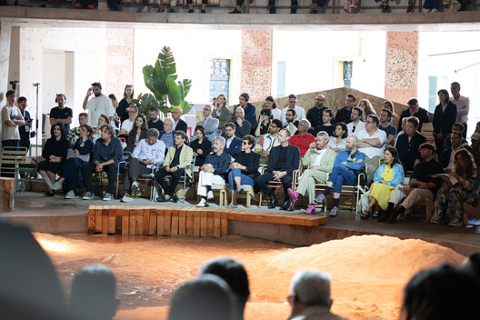 Go East: What Tirana's Bread & Heart Festival Reveals About Architecture and Landscape Go East: What Tirana's Bread & Heart Festival Reveals About Architecture and Landscape - Image 16 of 48