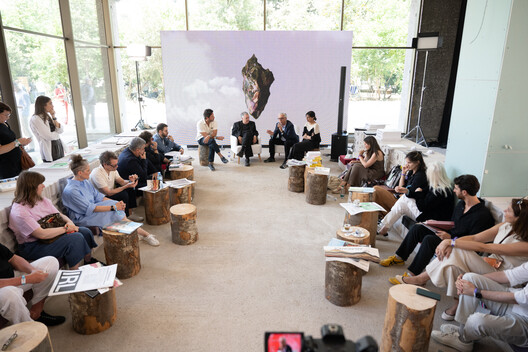Go East: What Tirana's Bread & Heart Festival Reveals About Architecture and Landscape Go East: What Tirana's Bread & Heart Festival Reveals About Architecture and Landscape - Image 13 of 48