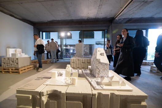 Go East: What Tirana's Bread & Heart Festival Reveals About Architecture and Landscape Go East: What Tirana's Bread & Heart Festival Reveals About Architecture and Landscape - Image 23 of 48