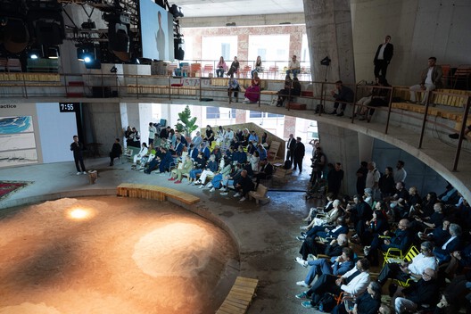 Go East: What Tirana's Bread & Heart Festival Reveals About Architecture and Landscape Go East: What Tirana's Bread & Heart Festival Reveals About Architecture and Landscape - Image 32 of 48