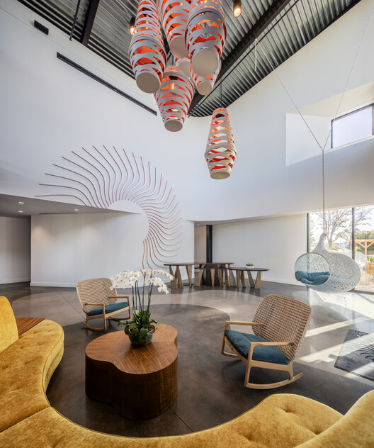 Resort Guest Amenities Building / Poik Stanley Wilcox Architects - Interior Photography, Living Room, Lighting