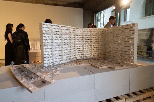 Go East: What Tirana's Bread & Heart Festival Reveals About Architecture and Landscape Go East: What Tirana's Bread & Heart Festival Reveals About Architecture and Landscape - Image 44 of 48