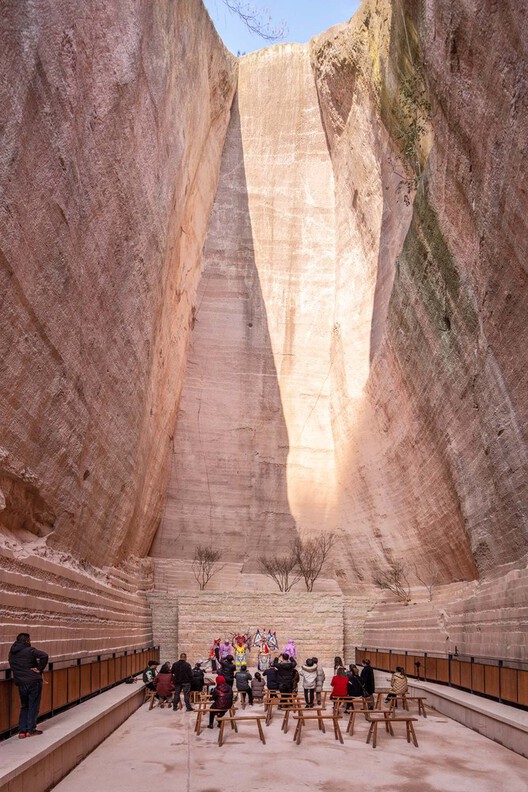 From Quarry to Countertop: Tracing the Origins of Natural Stone in Architecture - Image 12 of 19