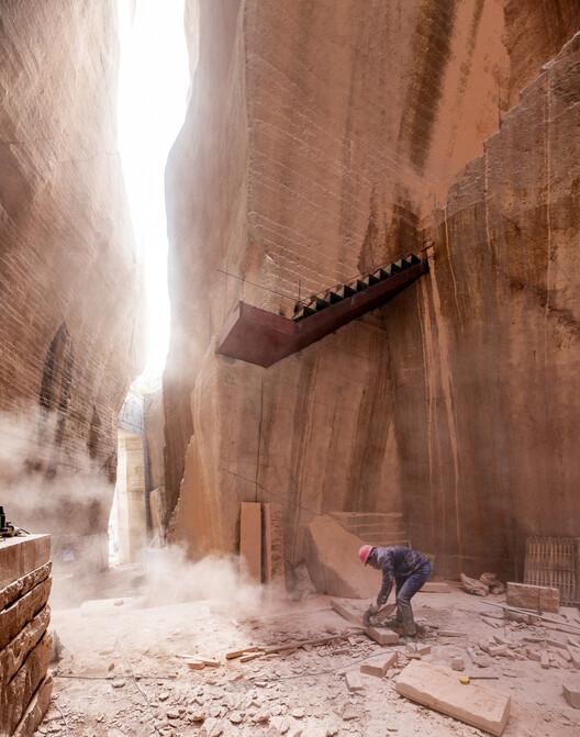 From Quarry to Countertop: Tracing the Origins of Natural Stone in Architecture - Image 15 of 19