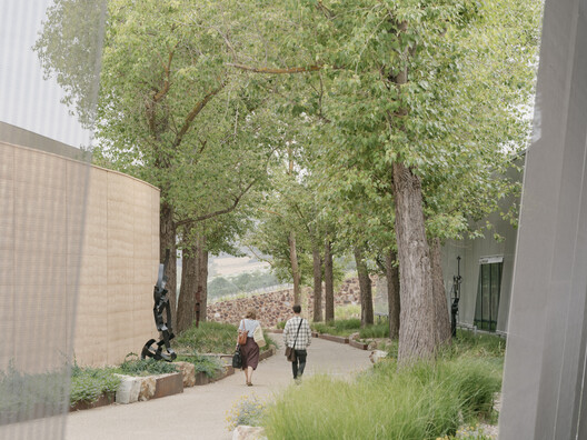 Eva and Marc Besen Centre / Kerstin Thompson Architects Eva and Marc Besen Centre / Kerstin Thompson Architects - Exterior Photography, Garden