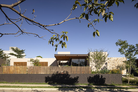 Avocado Tree House / Dayala e Rafael arquitetos associados Avocado Tree House / Dayala e Rafael arquitetos associados - Image 7 of 29