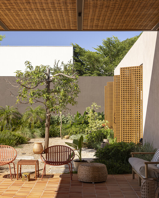 Avocado Tree House / Dayala e Rafael arquitetos associados Avocado Tree House / Dayala e Rafael arquitetos associados - Exterior Photography, Garden, Patio, Courtyard