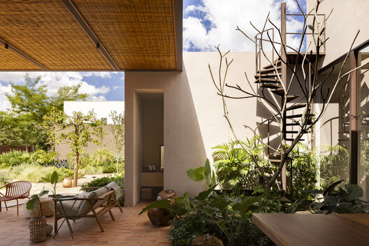 Avocado Tree House / Dayala e Rafael arquitetos associados Avocado Tree House / Dayala e Rafael arquitetos associados - Interior Photography, Garden, Courtyard
