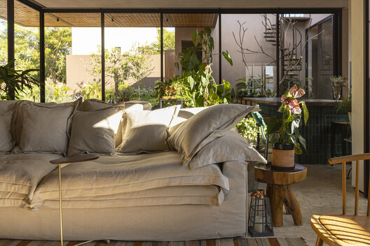 Avocado Tree House / Dayala e Rafael arquitetos associados Avocado Tree House / Dayala e Rafael arquitetos associados - Interior Photography, Wood, Chair
