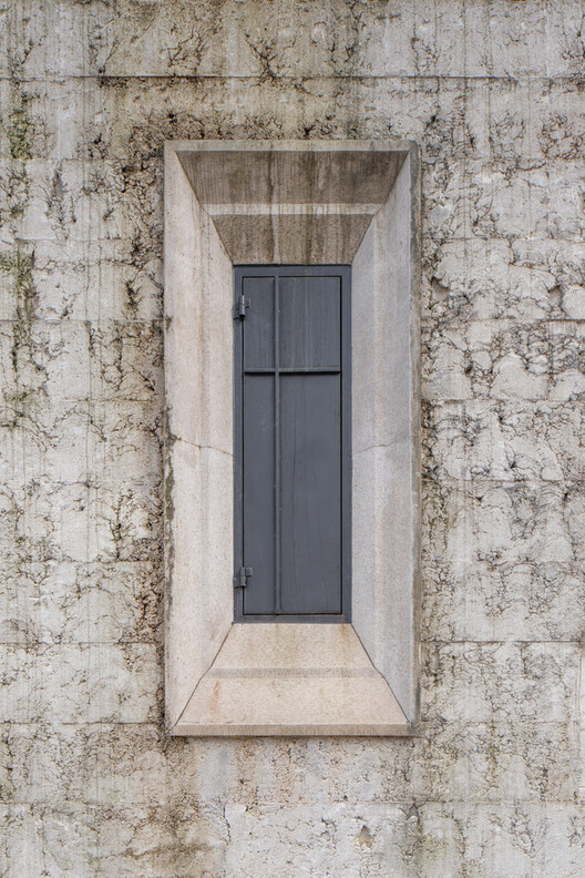 The Architecture of Mold: What Buildings Cannot Control The Architecture of Mold: What Buildings Cannot Control - Image 7 of 22