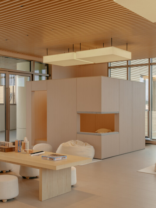 Beijing Foresky Community Center / PLAT ASIA - Interior Photography, Wood, Lighting, Chair