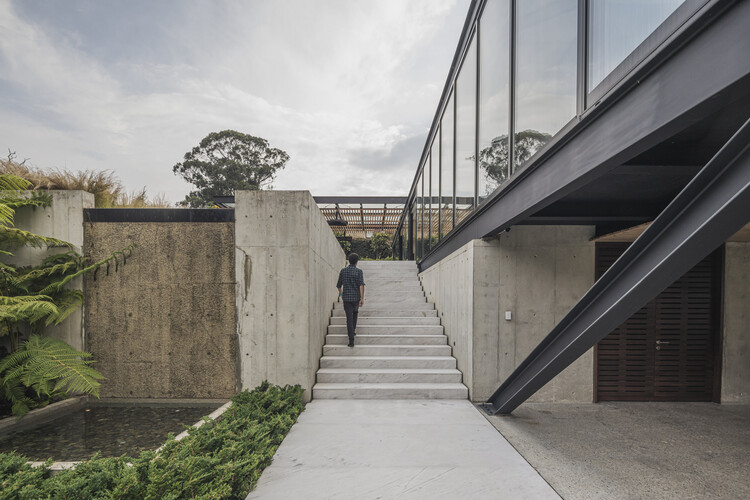 Casa de Acero / Alto Arquitectura - Casas