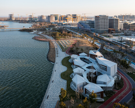 Clustered Rocks Court & Floating Leaf Pavilion / Atelier Z+ Clustered Rocks Court & Floating Leaf Pavilion / Atelier Z+ - Exterior Photography