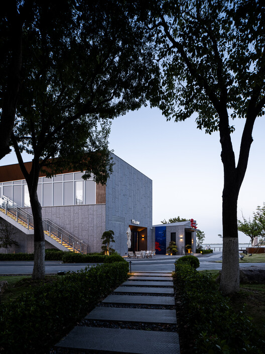 Clustered Rocks Court & Floating Leaf Pavilion / Atelier Z+ Clustered Rocks Court & Floating Leaf Pavilion / Atelier Z+ - Image 13 of 48