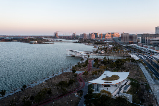 Clustered Rocks Court & Floating Leaf Pavilion / Atelier Z+ Clustered Rocks Court & Floating Leaf Pavilion / Atelier Z+ - Exterior Photography, Coast, Cityscape