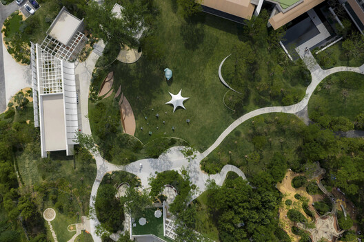 China Resources Wuhan Optics Valley Runjing Park Commercial Renewal / Dachuan Design + WTD Weitu Design - Image 36 of 53