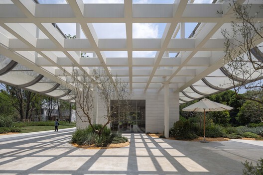 China Resources Wuhan Optics Valley Runjing Park Commercial Renewal / Dachuan Design + WTD Weitu Design - Interior Photography, Garden, Courtyard