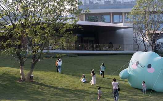 China Resources Wuhan Optics Valley Runjing Park Commercial Renewal / Dachuan Design + WTD Weitu Design - Exterior Photography