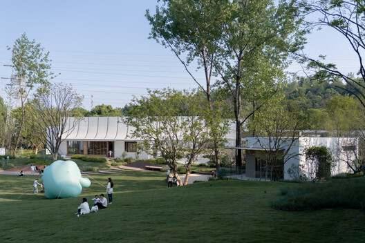 China Resources Wuhan Optics Valley Runjing Park Commercial Renewal / Dachuan Design + WTD Weitu Design - Image 21 of 53