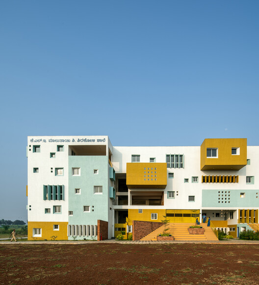 KLE School, Sankeshwar  / Shreyas Patil Architects - Image 23 of 34