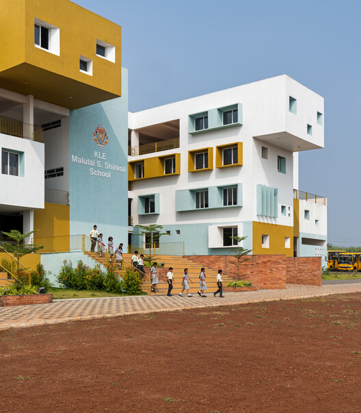 KLE School, Sankeshwar  / Shreyas Patil Architects - Image 7 of 34