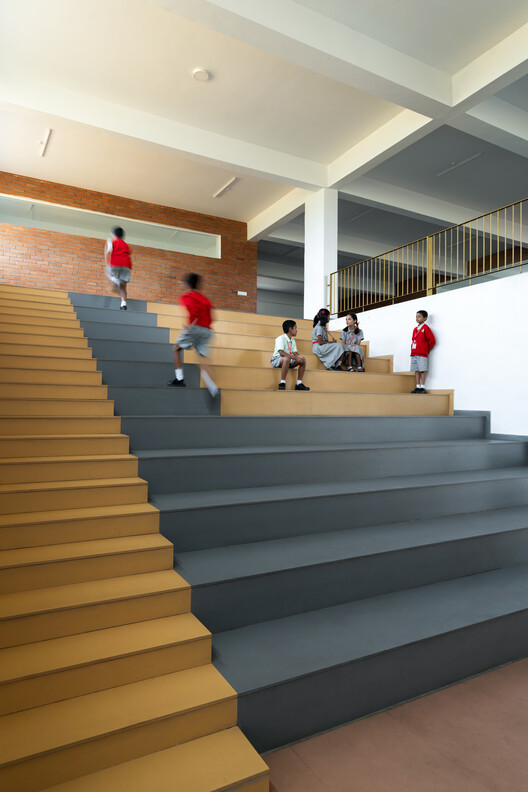 KLE School, Sankeshwar  / Shreyas Patil Architects - Interior Photography, Stairs, Wood, Handrail