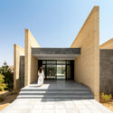 B-Neshat Villa / Chenin Studio - Houses