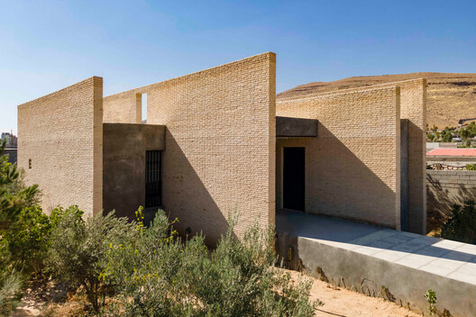B-Neshat Villa / Chenin Studio - Image 2 of 29