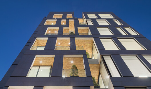 Bahār Residential Building / DIM Architecture Studio Bahār Residential Building / DIM Architecture Studio - Exterior Photography, Glass