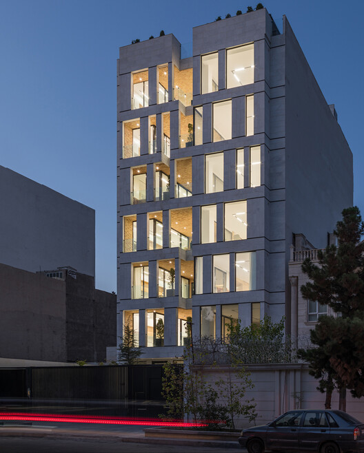 Bahār Residential Building / DIM Architecture Studio Bahār Residential Building / DIM Architecture Studio - Exterior Photography, Balcony