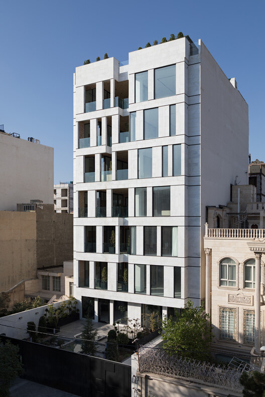 Bahār Residential Building / DIM Architecture Studio Bahār Residential Building / DIM Architecture Studio - Exterior Photography, Balcony