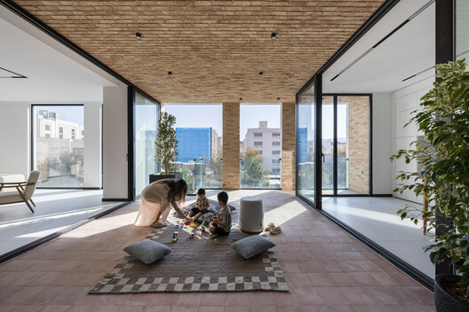 Bahār Residential Building / DIM Architecture Studio Bahār Residential Building / DIM Architecture Studio - Image 2 of 27