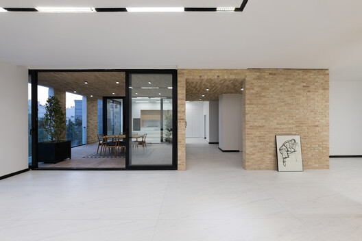 Bahār Residential Building / DIM Architecture Studio Bahār Residential Building / DIM Architecture Studio - Image 14 of 27