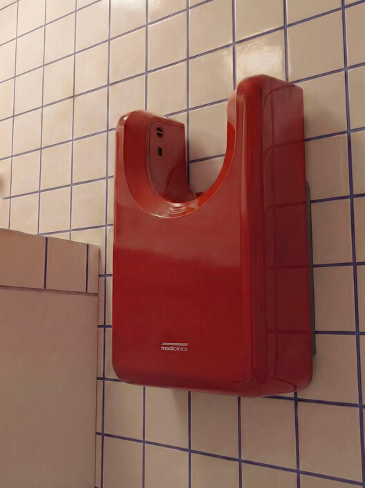 When Function Meets Design: Hygiene, Efficiency and Maintenance in Bathroom Spaces - Image 13 of 15