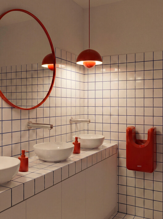 When Function Meets Design: Hygiene, Efficiency and Maintenance in Bathroom Spaces - Image 4 of 15