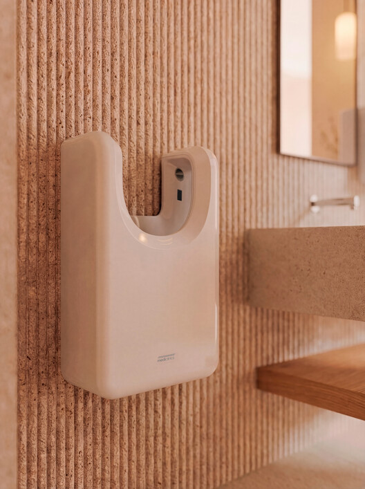 When Function Meets Design: Hygiene, Efficiency and Maintenance in Bathroom Spaces - Image 9 of 15