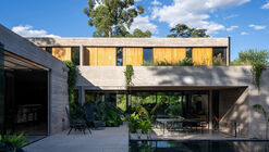 Casa Leloir / Besonias Almeida Arquitectos