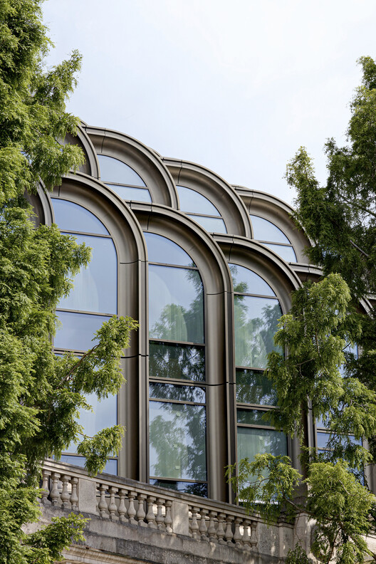 Heatherwick Studio and SPPARC Unveil First Phase of Olympia's Transformation in West London Heatherwick Studio and SPPARC Unveil First Phase of Olympia's Transformation in West London - Image 5 of 12