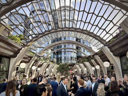Heatherwick Studio and SPPARC Unveil First Phase of Olympia's Transformation in West London Heatherwick Studio and SPPARC Unveil First Phase of Olympia's Transformation in West London - Image 12 of 12