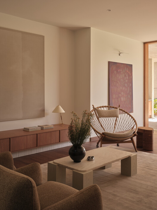 Riverton House / Alexandra Buchanan Architecture - Interior Photography, Living Room, Wood, Lighting, Table, Chair