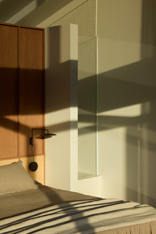 Riverton House / Alexandra Buchanan Architecture - Interior Photography, Wood, Bedroom, Lighting, Bed
