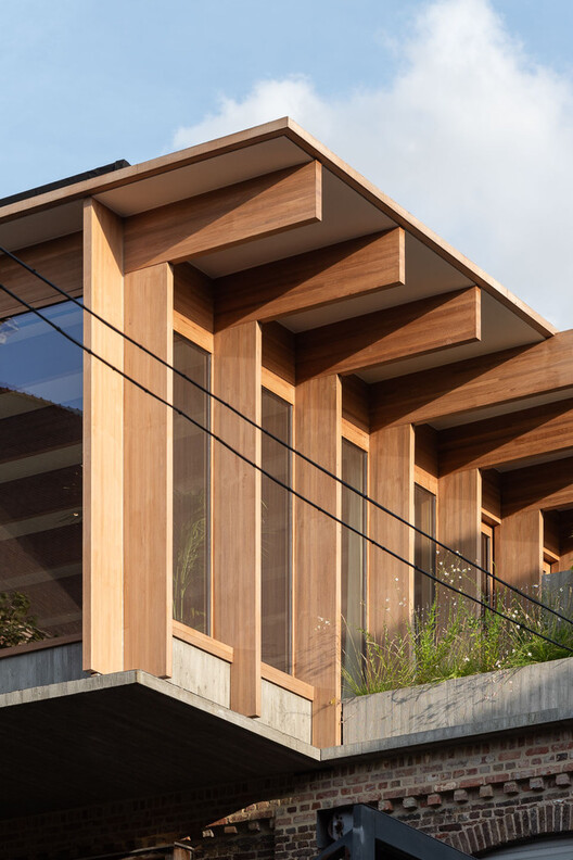Designing for Chickens: Rethinking How Humans and Animals Share Space - Image 32 of 50