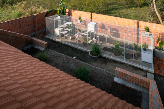 Designing for Chickens: Rethinking How Humans and Animals Share Space - Image 41 of 50