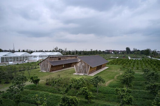 Designing for Chickens: Rethinking How Humans and Animals Share Space - Image 47 of 50