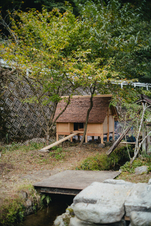 Designing for Chickens: Rethinking How Humans and Animals Share Space - Image 43 of 50