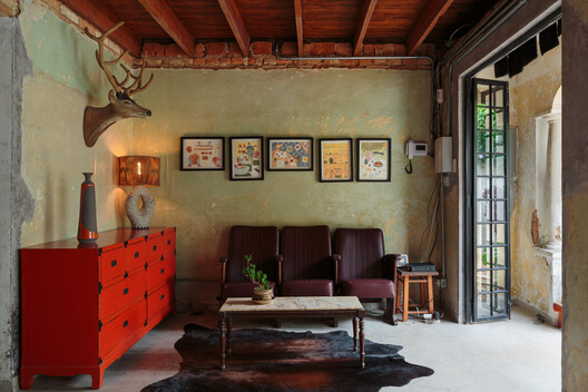 Godai Ceramic Studio / IBERÊ STUDIO Godai Ceramic Studio / IBERÊ STUDIO - Interior Photography, Wood, Lighting, Sofa, Table, Chair