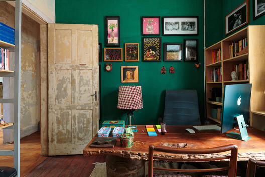 Godai Ceramic Studio / IBERÊ STUDIO Godai Ceramic Studio / IBERÊ STUDIO - Interior Photography, Shelving, Wood, Lighting, Table, Chair